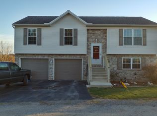 1859 Westside Ln, Spring Grove, PA 17362