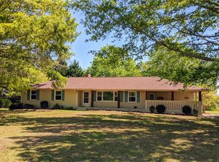 605 Praters Creek Rd, Pickens, SC 29671