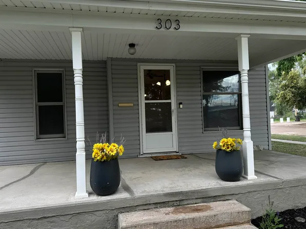 303 W 26th St, Kearney, NE 68845