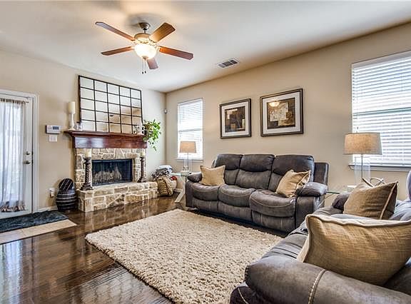 4th image of 1029 Villa Paloma Blvd