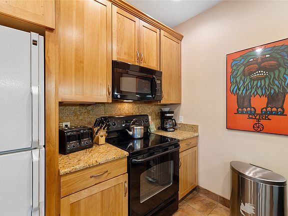 5th image of 85 Wheeler Place UNIT 302