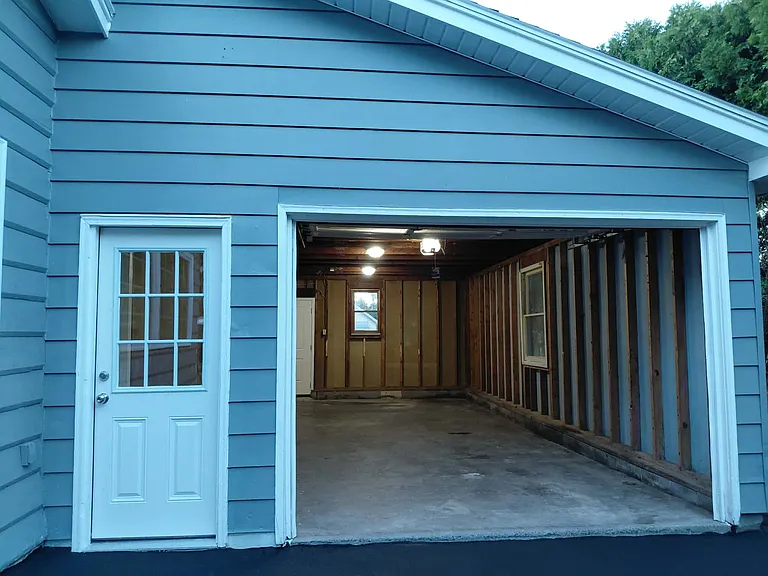 111 Randall Ave — Photo 20