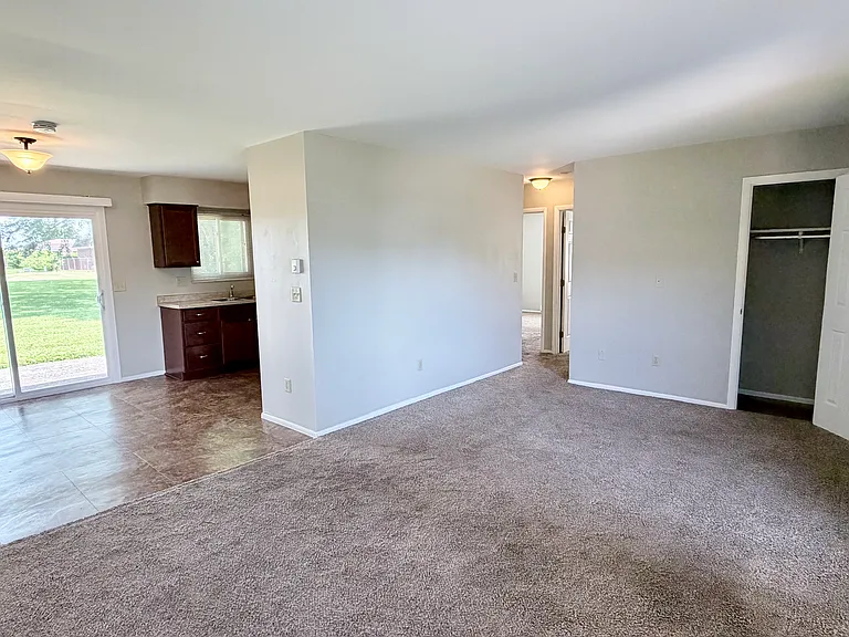 4371 Powell Rd — Photo 4