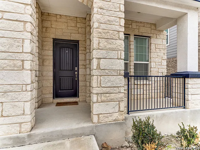 3 bed, 2.5 bath, 2758 sqft, $2,275 — Photo 3