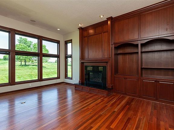 5th image of 1173 Glen Oaks Dr