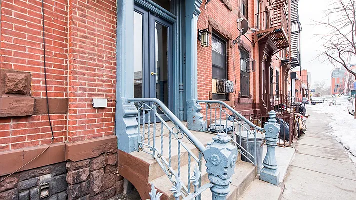 Rented by Nooklyn NYC LLC | media 31