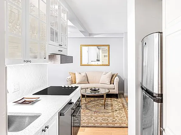 25 Tudor City Pl APT 315, Manhattan, NY 10017