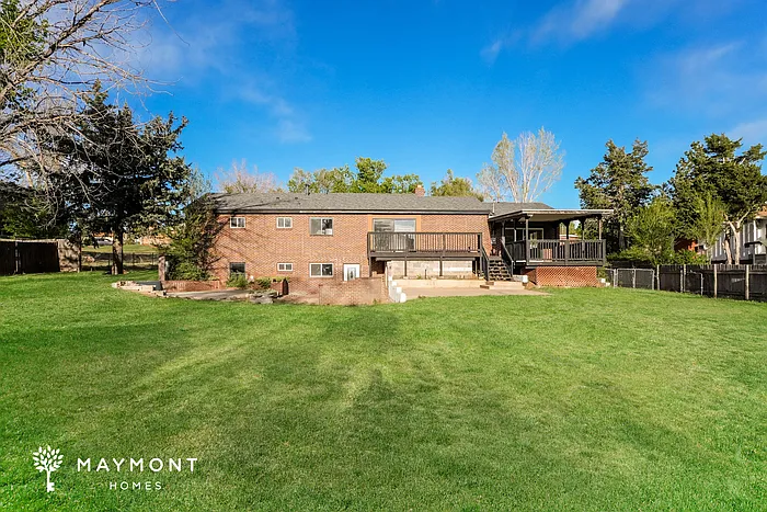 220 Cunningham Dr — Photo 2