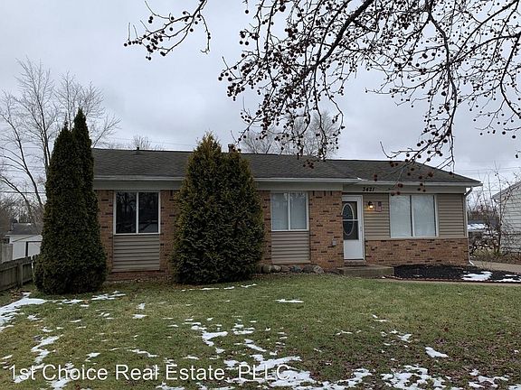 5th image of 3421 Radford Dr