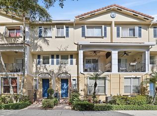 2905 S Greenleaf Circle, Boynton Beach, FL 33426