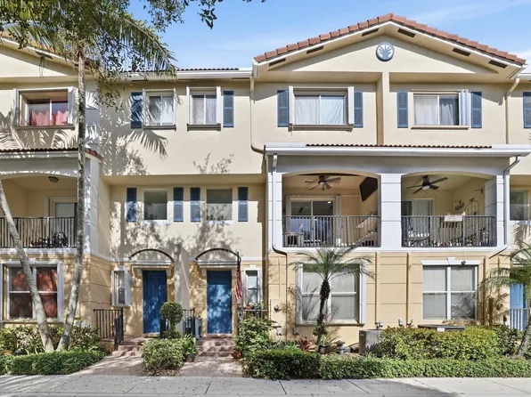 2905 S Greenleaf Circle, Boynton Beach, FL 33426