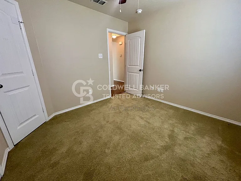 6910 95th St — Photo 16