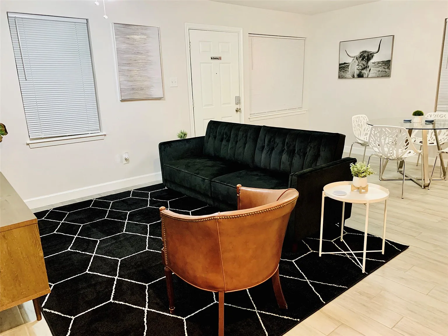 2 bed, 1.0 bath, 825 sqft, $4,000 — Photo 2