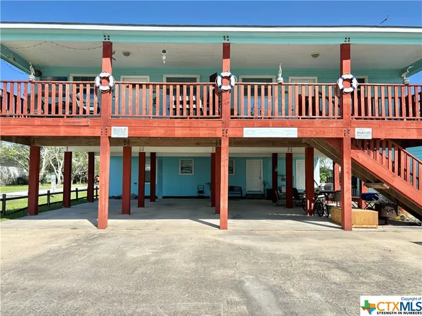 512 W Adams St, Pt O Connor, TX 77982