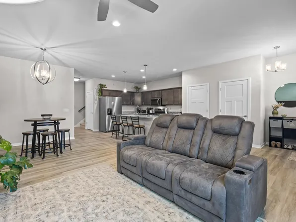 2832 Frisee Dr, Fitchburg, WI 53711
