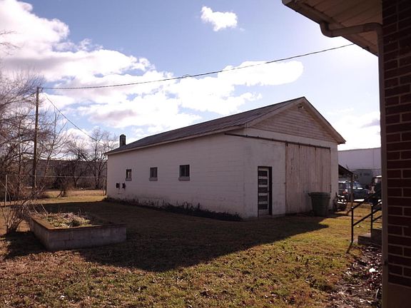 5th image of 32 Turner Rd