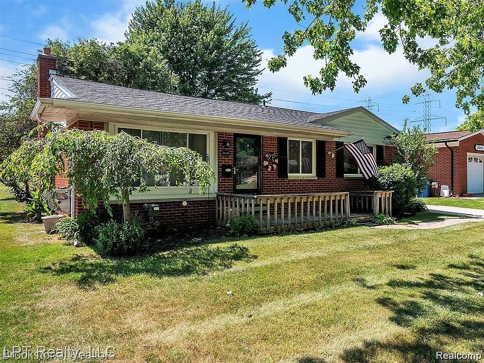 1st image of 28155 Newport Dr