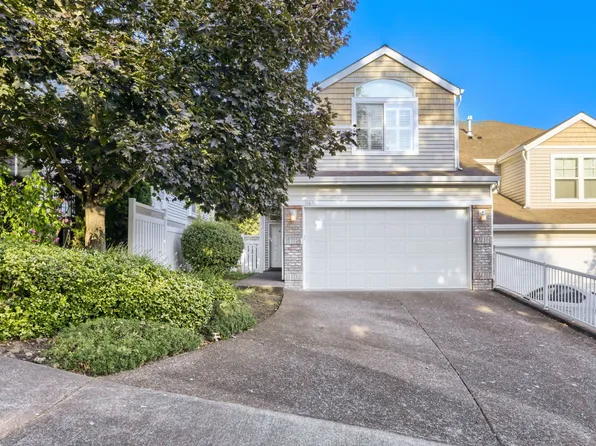 15870 SW Peachtree Dr, Tigard, OR 97224