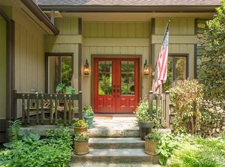 750 Toxaway Dr, Hendersonville, NC 28791