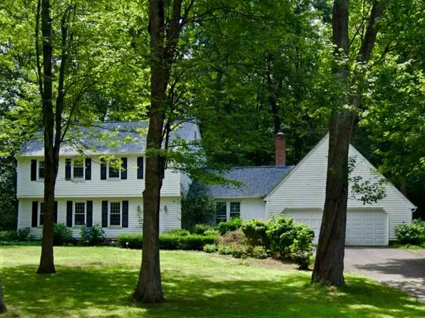 37 Laurelwood Drive, Wallingford, CT 06492