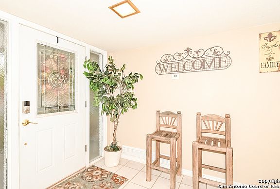 3rd image of 2910 Gainesborough Dr