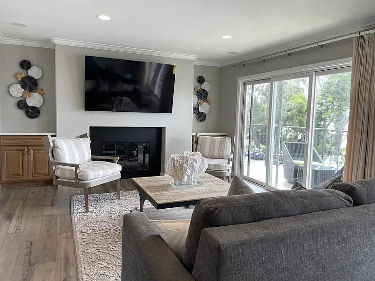 280 Cliff Dr #4 — Photo 2