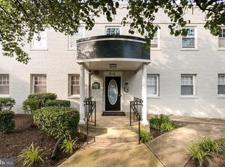 916 Barnaby St SE APT 201, Washington, DC 20032