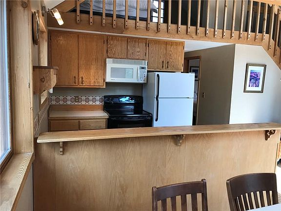 5th image of 66 Spruce Dr