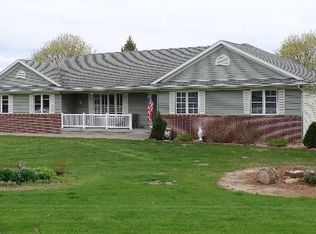 9100 Deer Valley Dr, Cedar Rapids, IA 52411