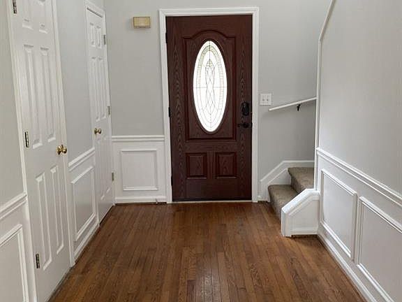 2nd image of 350 Avebury Ct