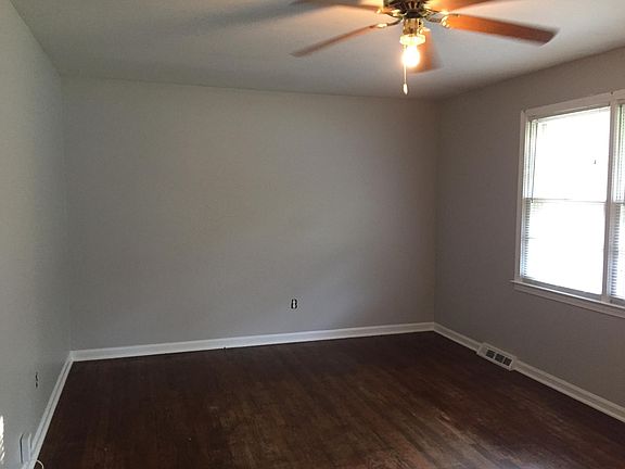 4th image of 1037 Summit Dr