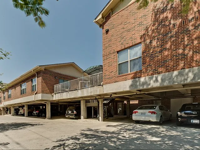 McFarlin Place Apartments — Photo 15