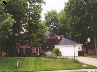 16933 N Meadows Ln, Strongsville, OH