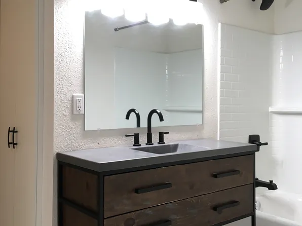 106 1st Ave NE #1/2, New Prague, MN 56071