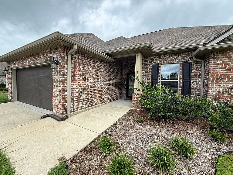 6510 Suwanee Rd — Photo 2
