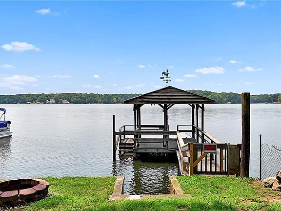 2nd image of 191 Shoreline Dr