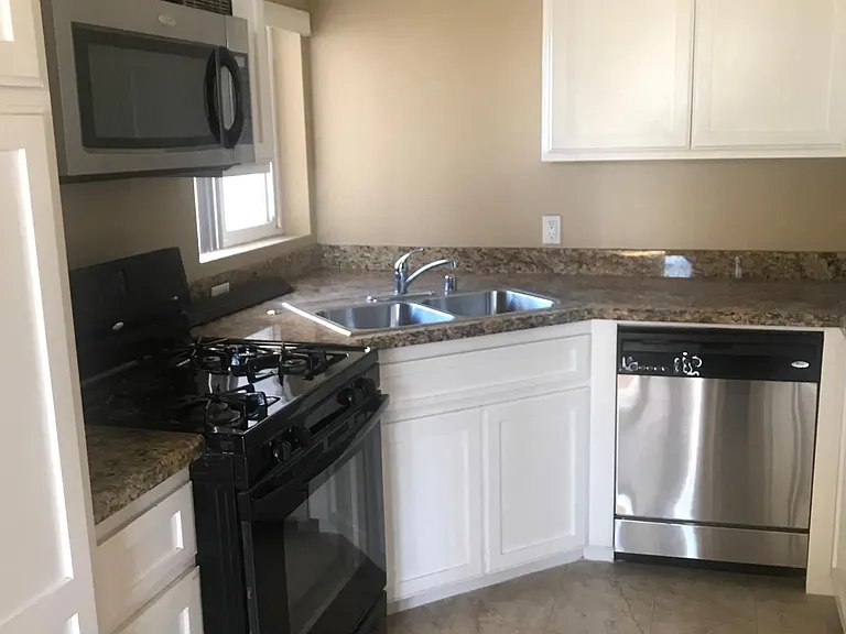 7280 Hyatt St #3 — Photo 3