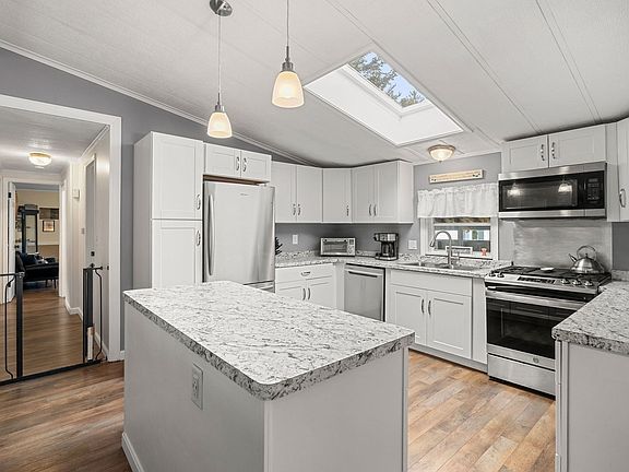 2nd image of 38 Victorian Way