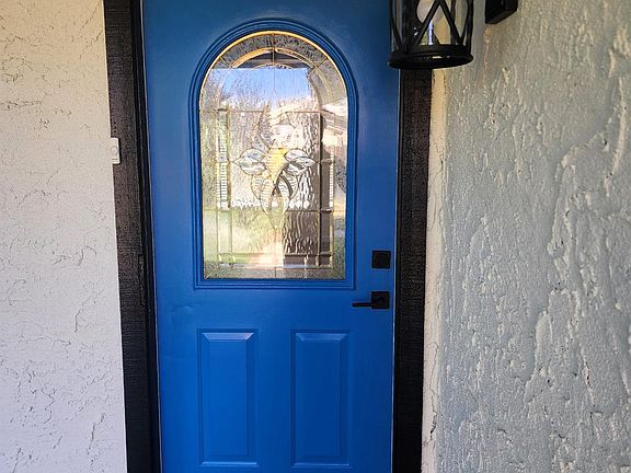 5th image of 215 N Sylmar Ave