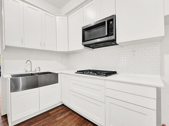 3rd image of 2438 S Central Park Ave