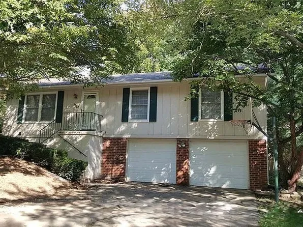 1120 NE 9th St, Blue Springs, MO 64014