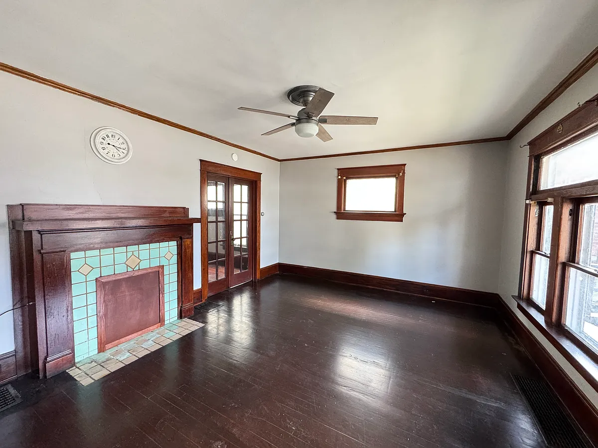 Building Photo - 145 E 30th St #1