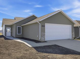 6270 21st St S, Fargo, ND 58104