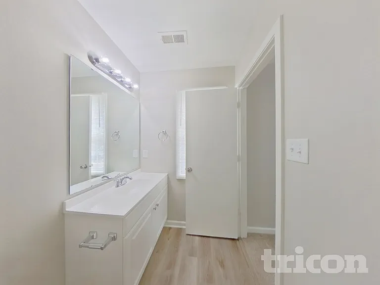 1548 Hollow Maple Dr — Photo 9