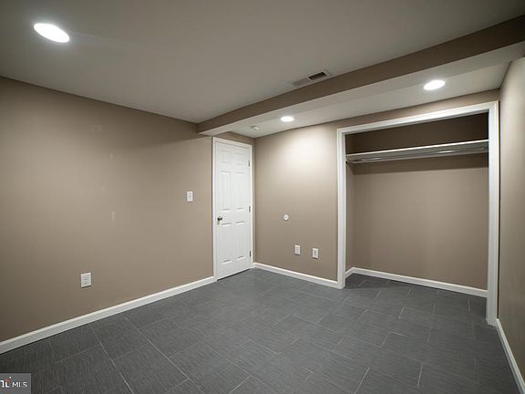 2nd image of 1418 W Diamond St #1