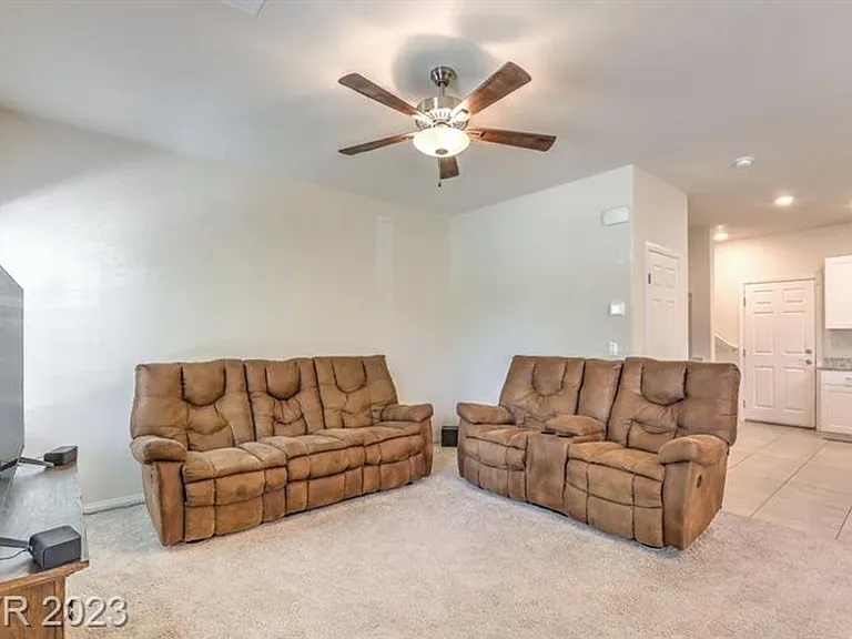 7431 Sunray Point St — Photo 8