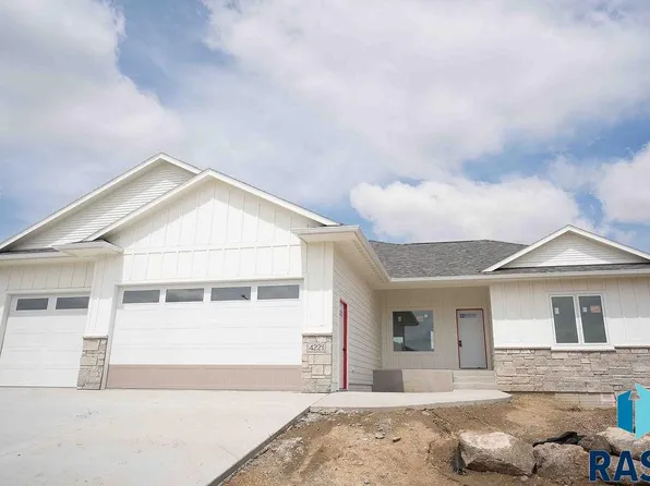 4221 N Interlachen Trl, Sioux Falls, SD 57107