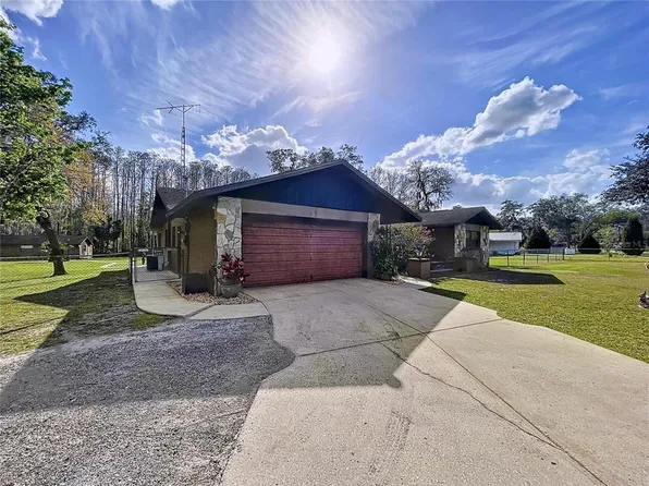 10044 Lakeview Dr, New Port Richey, FL 34654