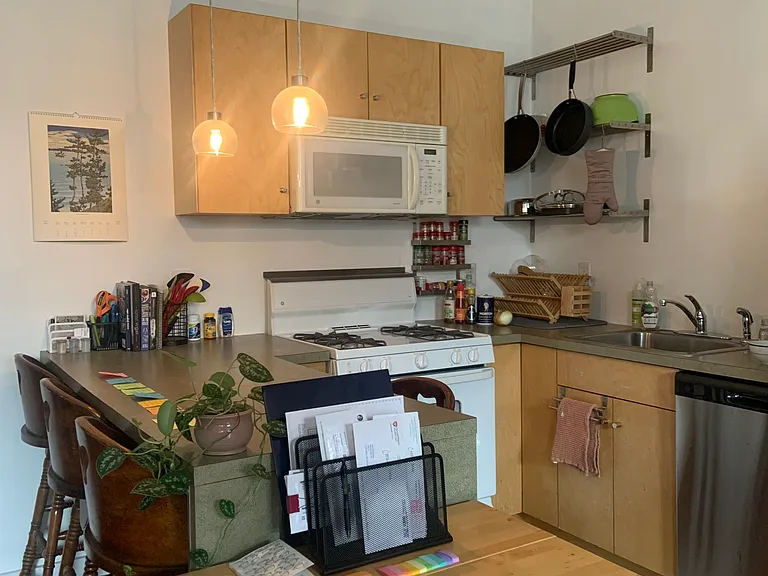 100 Pearl St #4 — Photo 6