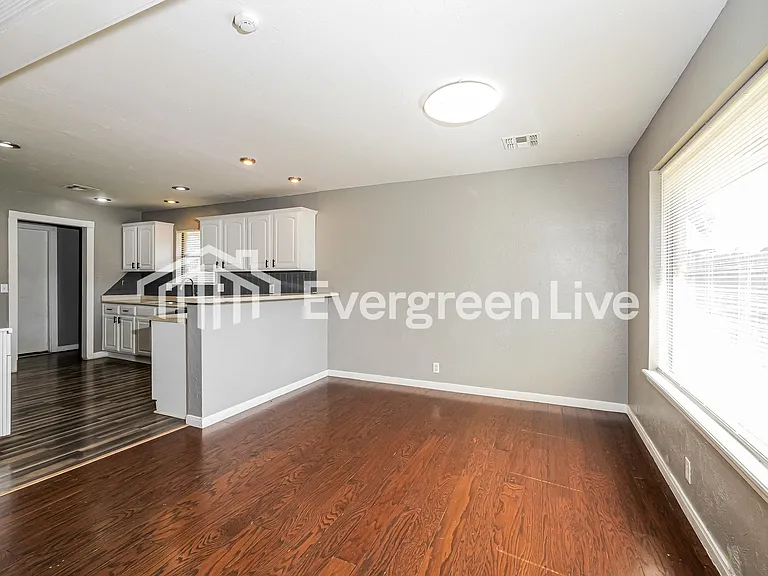 1120 Mars Rd — Photo 4